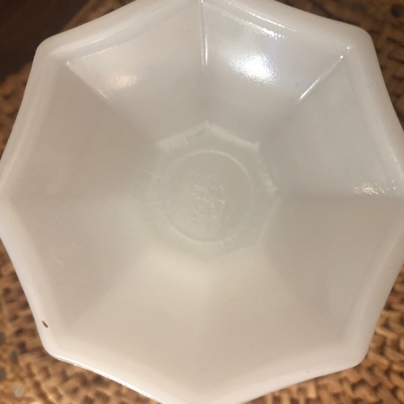 1970s Anchor Hocking Harvest Grape White Milk Glass Compote Vintage - Picture 9 of 9